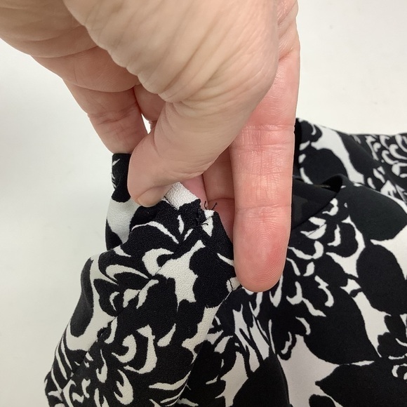 Brooks Brothers Black White Floral Print Dress Smocked Waist Pockets - Picture 10 of 10